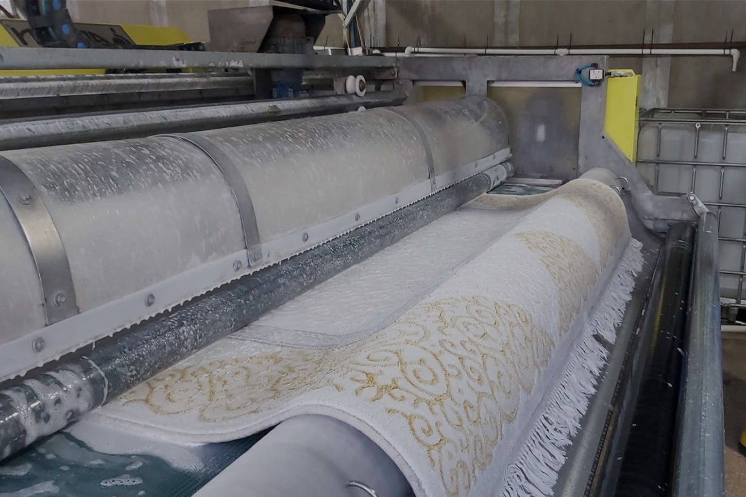 Cebeci Halı Yıkama, halılarınızı derinlemesine temizleyerek evinizde hijyen ve ferahlık sağlar.